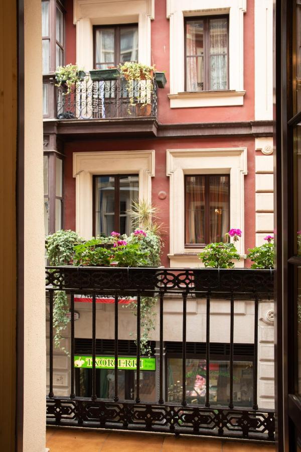 Acogedor Apartamento En El Centro Del Casco Viejo Appartement Bilbao Buitenkant foto